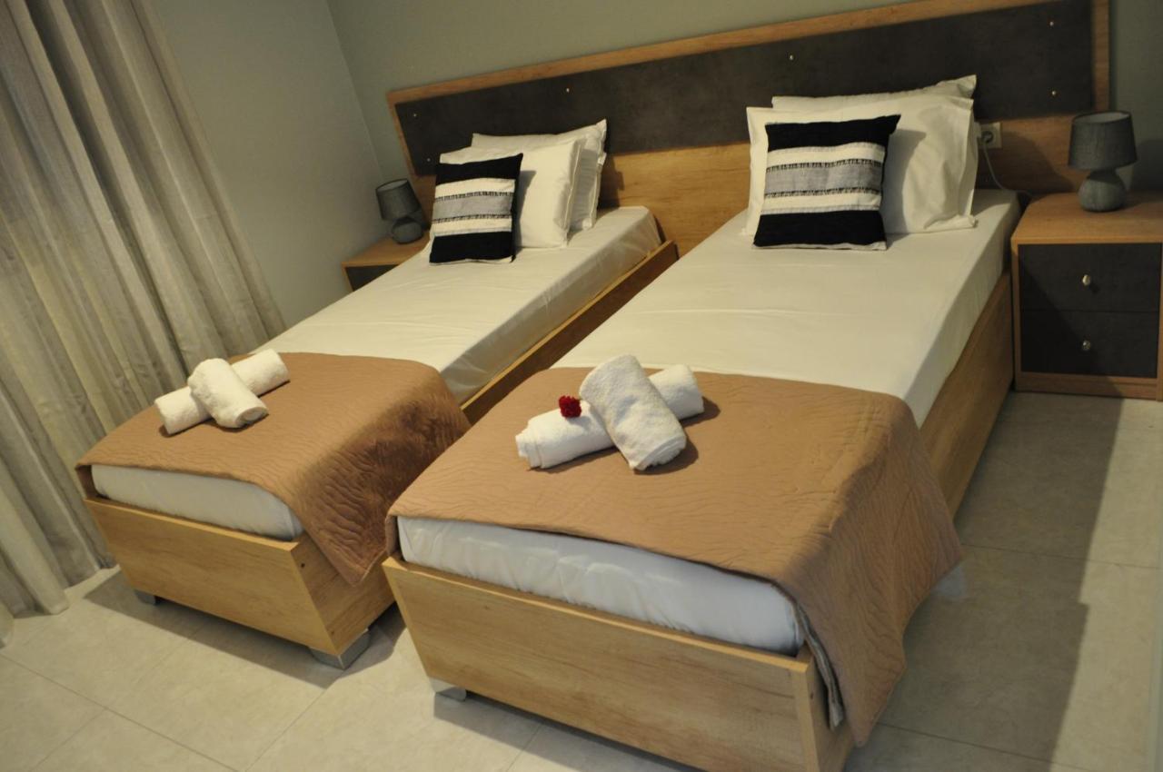 Liri'S Apartments Kalamákion Dış mekan fotoğraf
