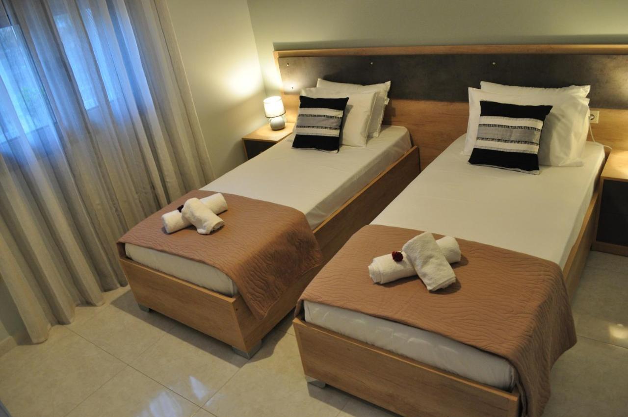 Liri'S Apartments Kalamákion Dış mekan fotoğraf