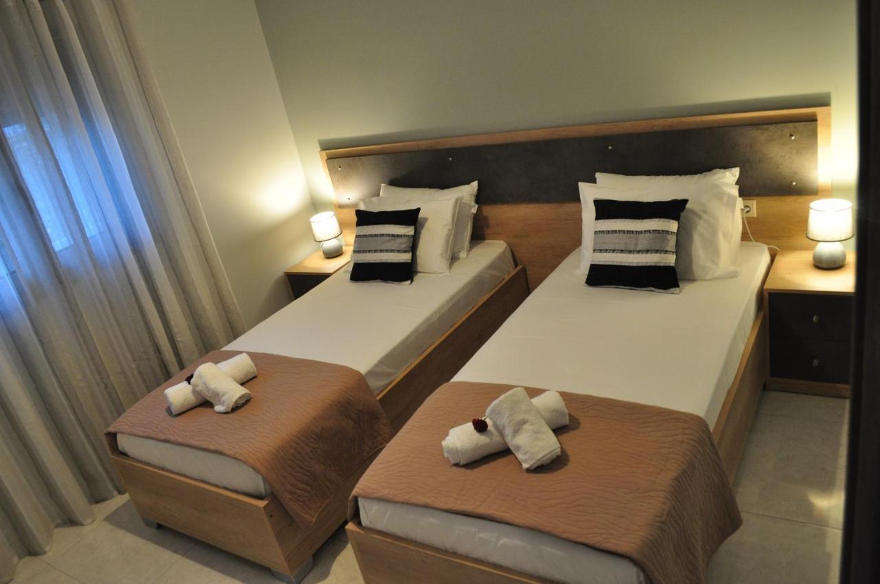 Liri'S Apartments Kalamákion Dış mekan fotoğraf