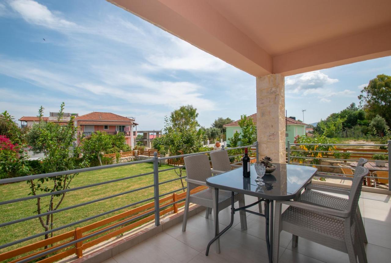 Liri'S Apartments Kalamákion Dış mekan fotoğraf