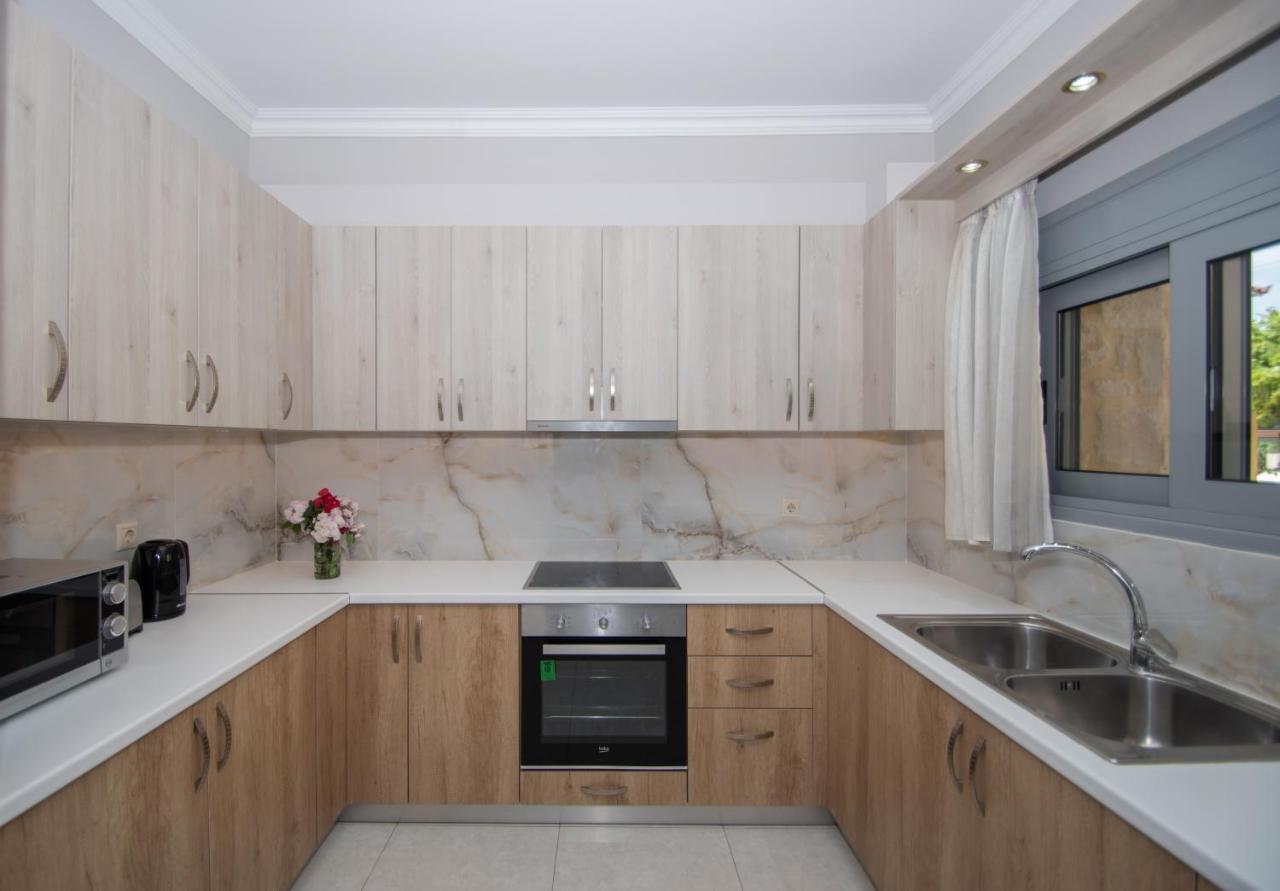 Liri'S Apartments Kalamákion Dış mekan fotoğraf