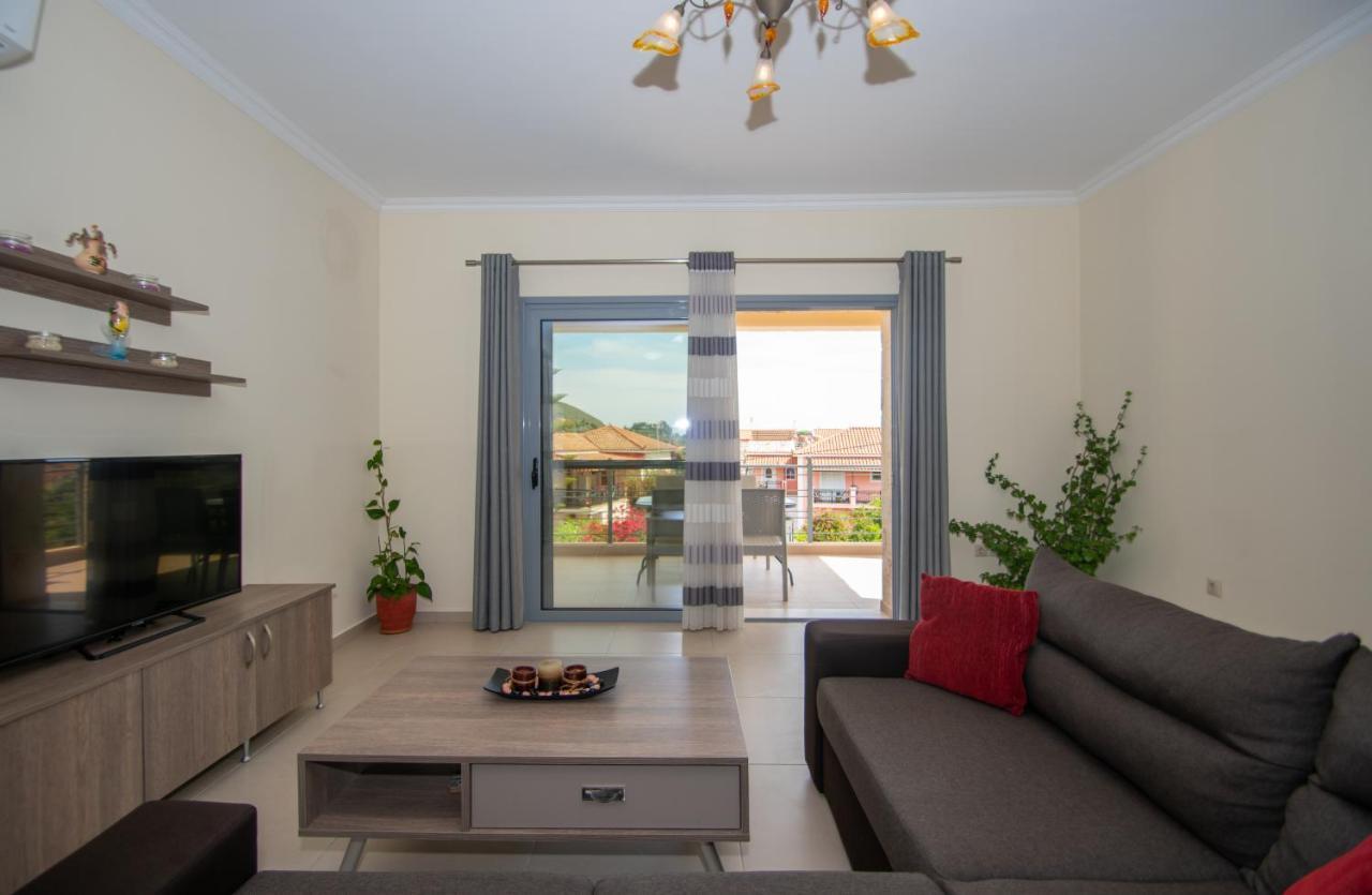 Liri'S Apartments Kalamákion Dış mekan fotoğraf