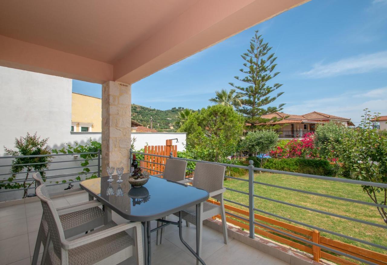Liri'S Apartments Kalamákion Dış mekan fotoğraf