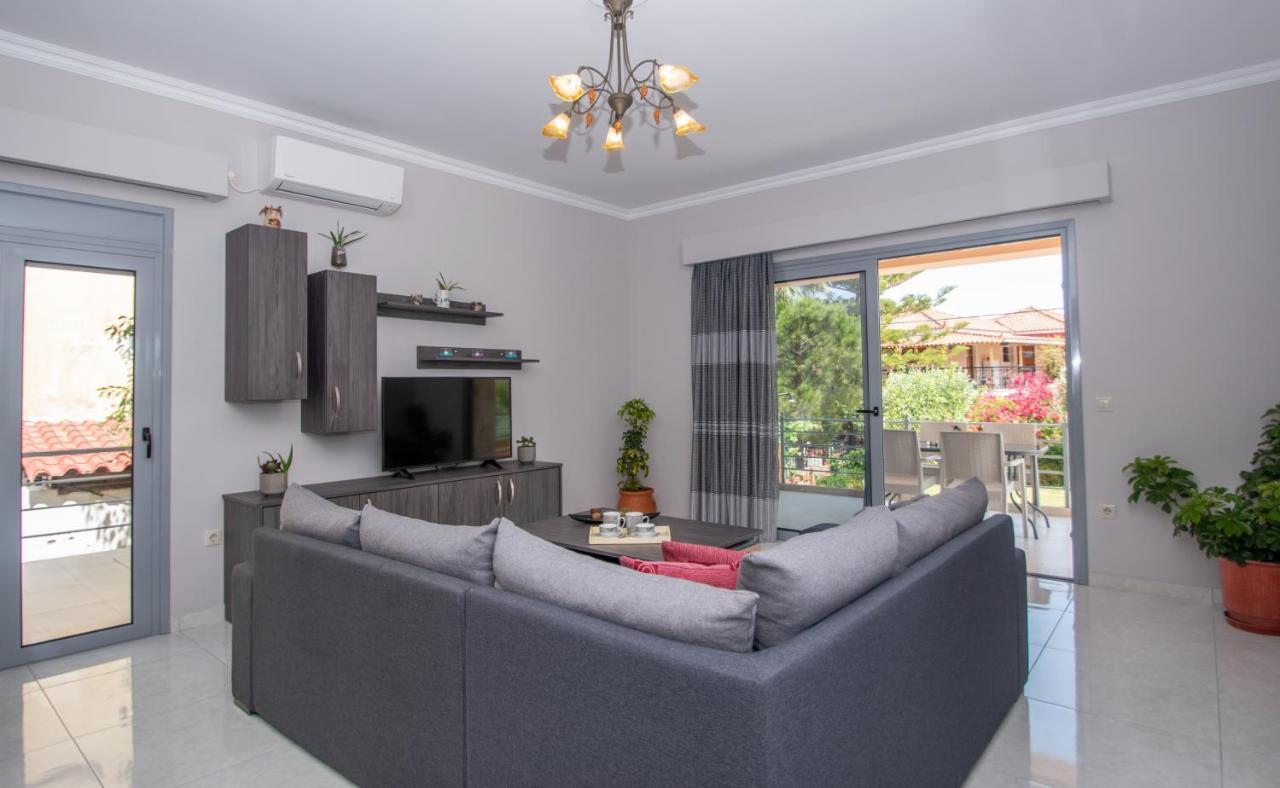 Liri'S Apartments Kalamákion Dış mekan fotoğraf