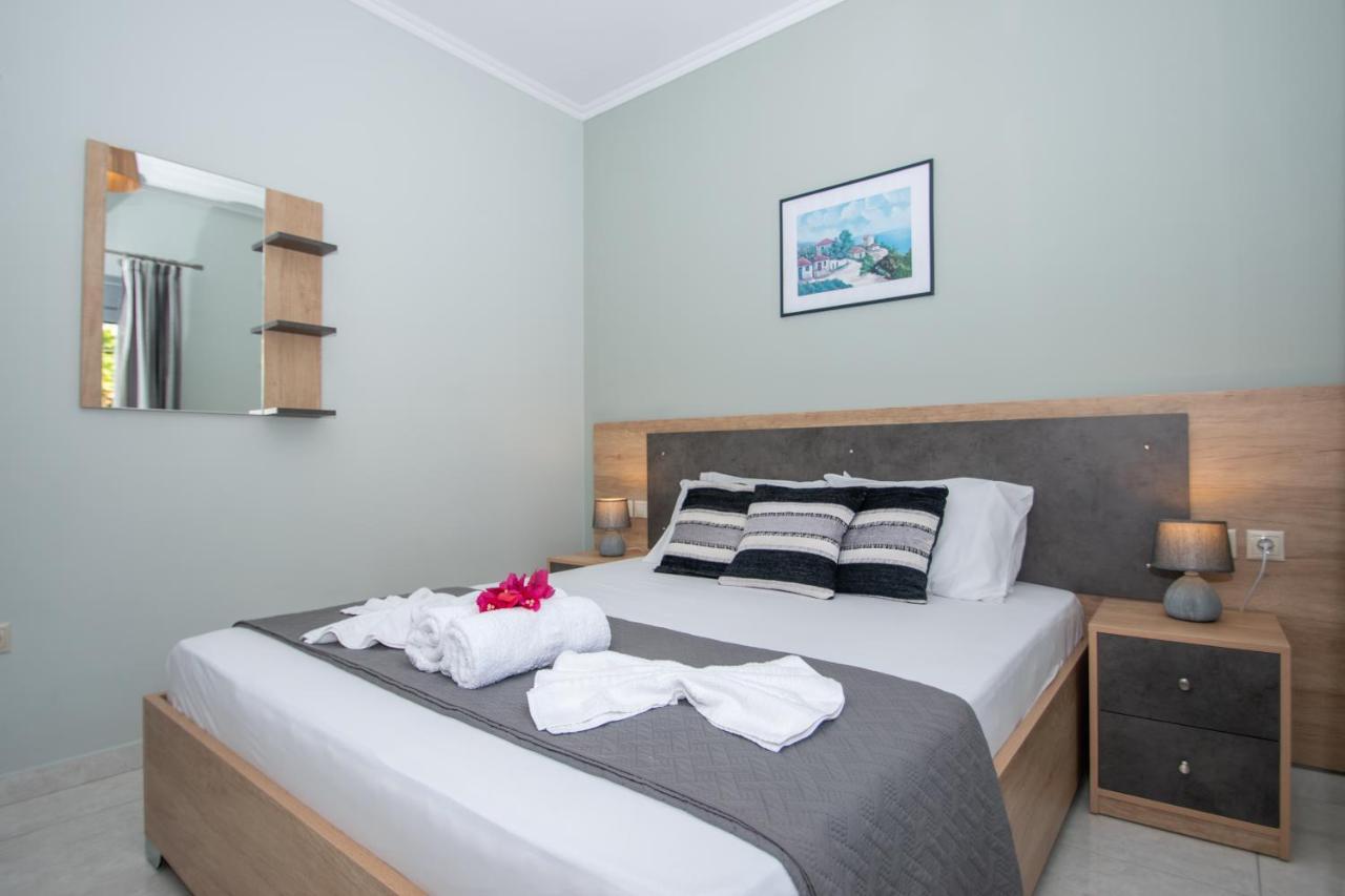 Liri'S Apartments Kalamákion Dış mekan fotoğraf