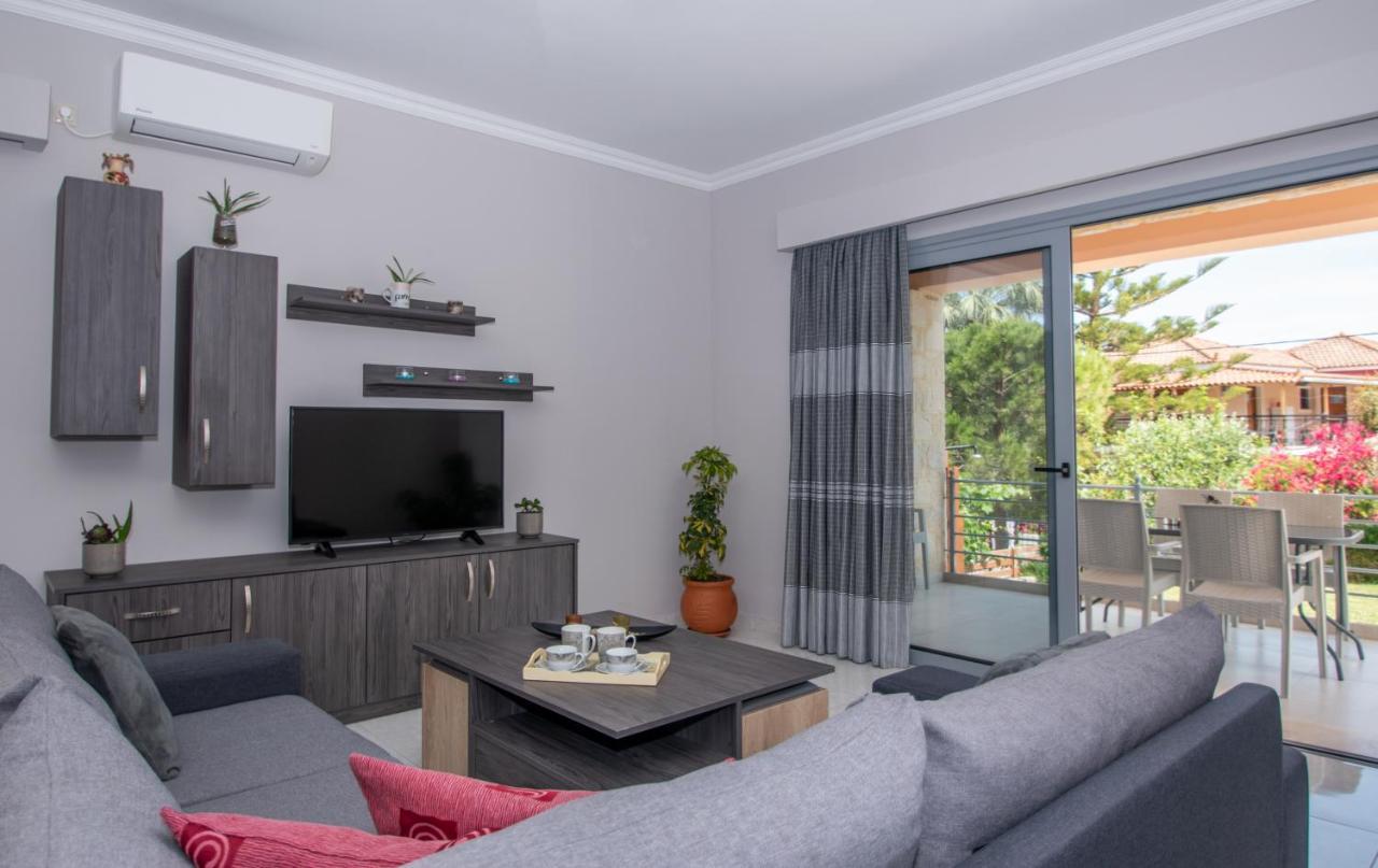 Liri'S Apartments Kalamákion Dış mekan fotoğraf